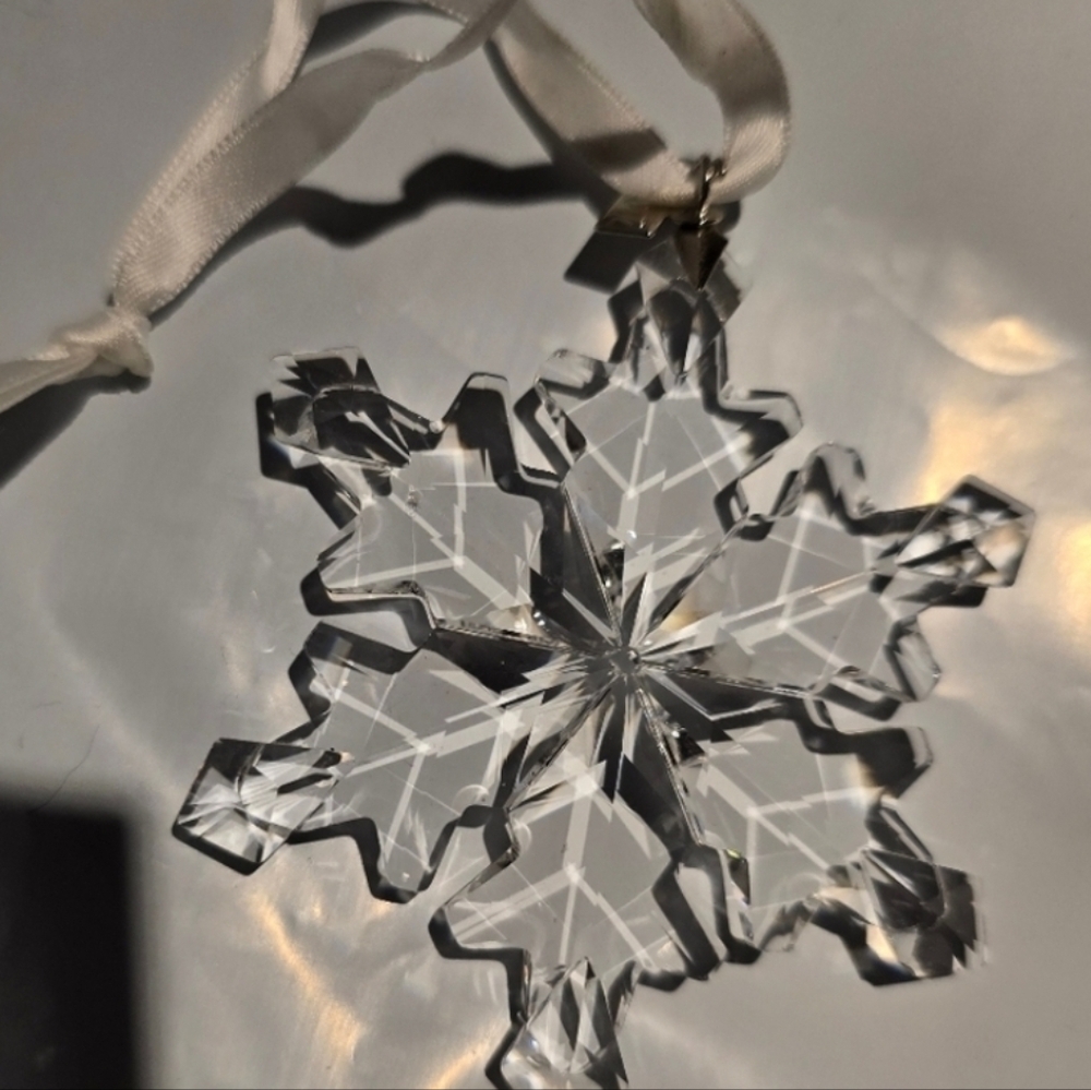 Swarovski Austrian Crystal Holiday Christmas Snowflake 2012 Ornament 2.8"W x 3"H - Picture 1 of 8